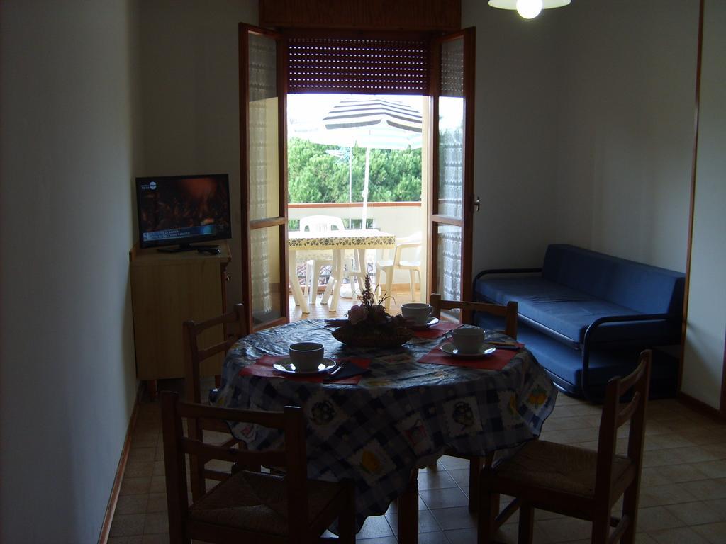 Amanda Appartamenti Lido Adriano Habitación foto